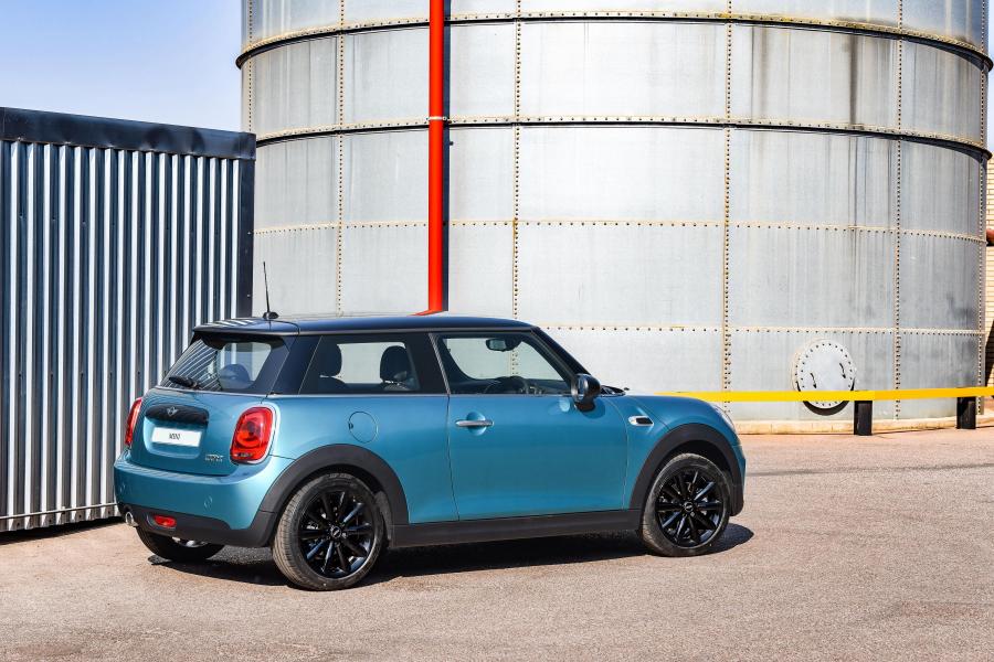  Mini Cooper Caribbean Aqua (F56) 2017 года  (ZA) (фото 11 из 18)